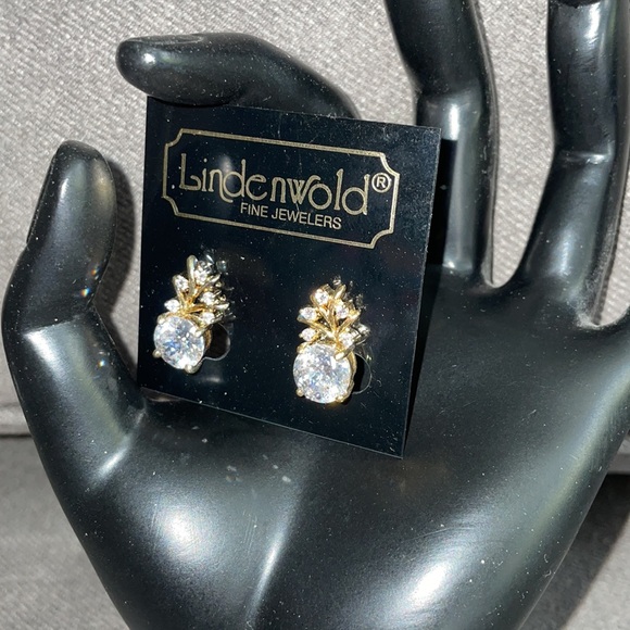 NWT.  Vintage Lindenwold Large Glamorous Cubic Zirconia Earrings. - Picture 2 of 4
